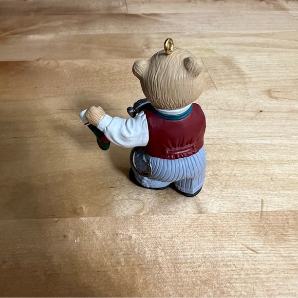 Vintage 1993 Hallmark Keepsake Ornaments The Bearingers Lot of 4 Family Bears - Picture 5 of 10